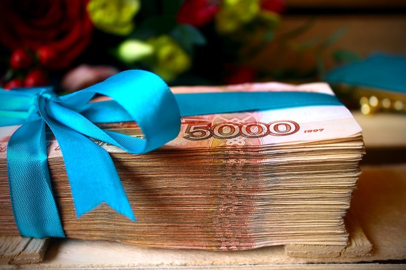 Новогодние премии до 600 000 рублей: кто из россиян достоин получить выплату в конце года