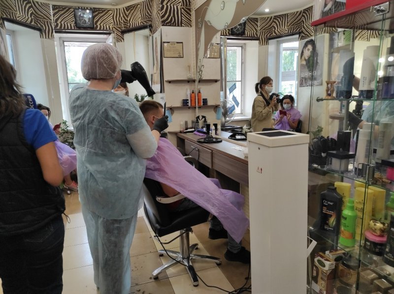 QR-коды перед стрижкой: вводятся ограничения в парикмахерских и салонах красоты