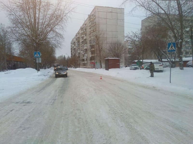 Водитель иномарки сбил маму и четырехлетнего ребенка на пешеходном переходе