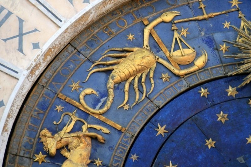Гороскоп сегодня, 7 января 2022: что обещают астрологи в Рождество для всех знаков Зодиака
