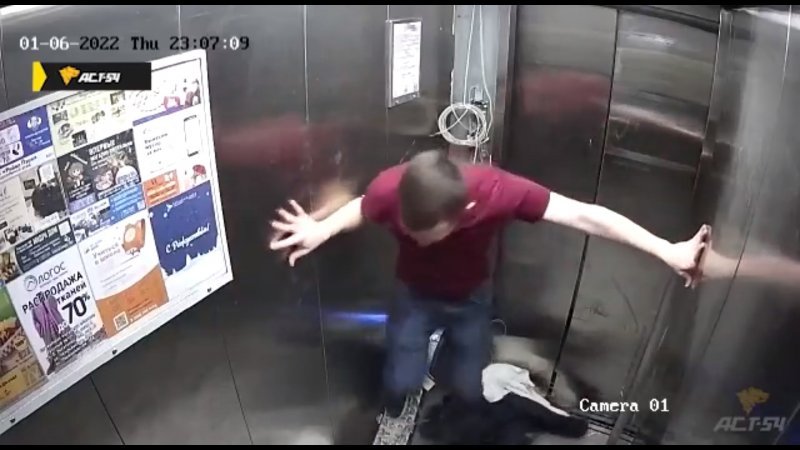 Агрессивный дебошир пошел на лифт с кулаками и плевками (ВИДЕО)