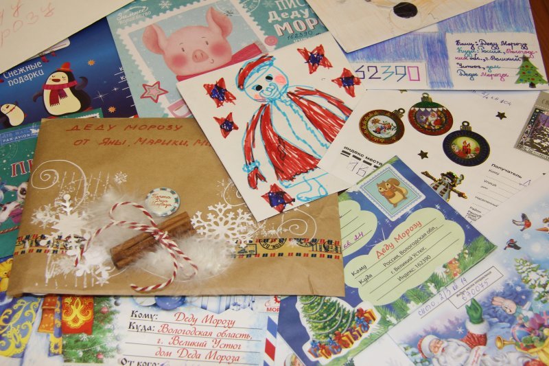 Более 100 килограммов писем написали новосибирцы Деду Морозу