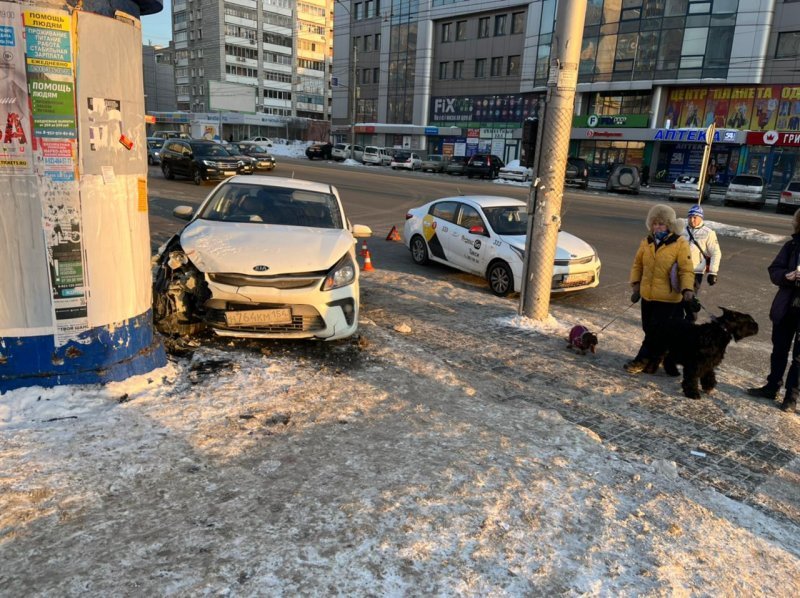 Пенсионер погиб в ДТП с двумя KIA в центре Новосибирска