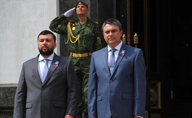 В ЛНР и ДНР всеобщая мобилизация, мужчинам запрещено покидать республики