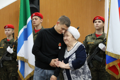 Медалью Суворова наградили героя спецоперации – он подбил три танка