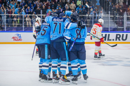 Четыре безответные шайбы забросила «Сибирь» в первом домашнем матче КХЛ