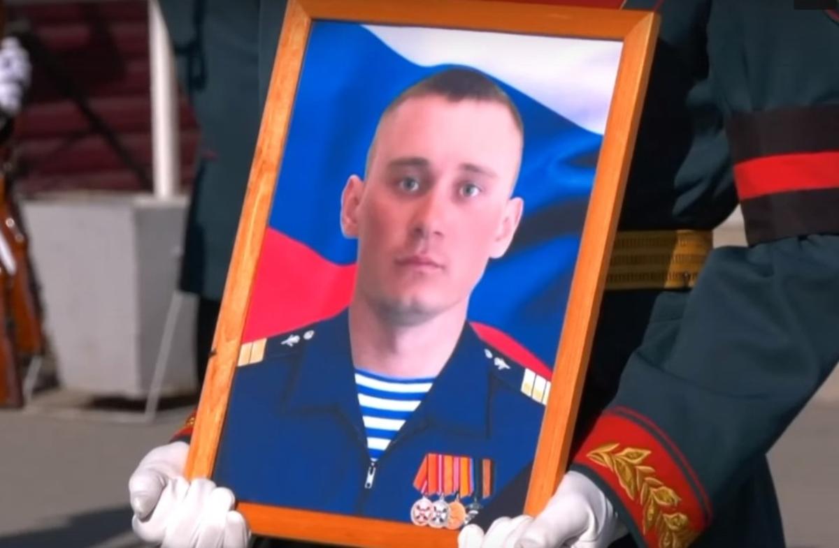 В Татарске проводили в последний путь погибшего на Украине солдата