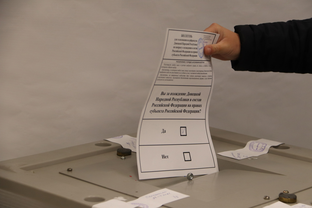 Открылись участки в последний день референдума за присоединение ЛДНР, Херсонской и Запорожской областей
