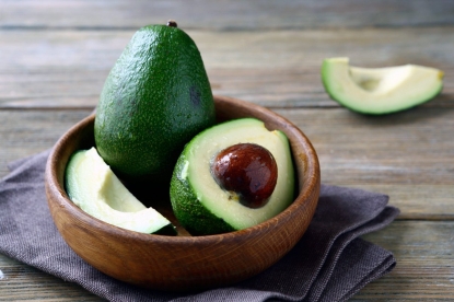 Авокадо: чем полезно, как выбирать и что из него приготовить