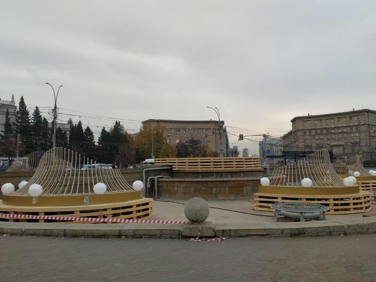 Новый световой фонтан устанавливают в Первомайском сквере