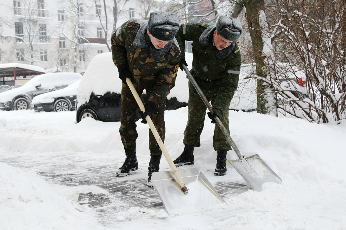 Город убирать некому – сотрудников ДЭУ №1 призвали на мобилизацию перед первым снегом