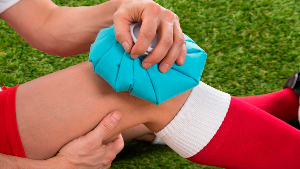 Растяжение связок колена: как оказать первую помощь