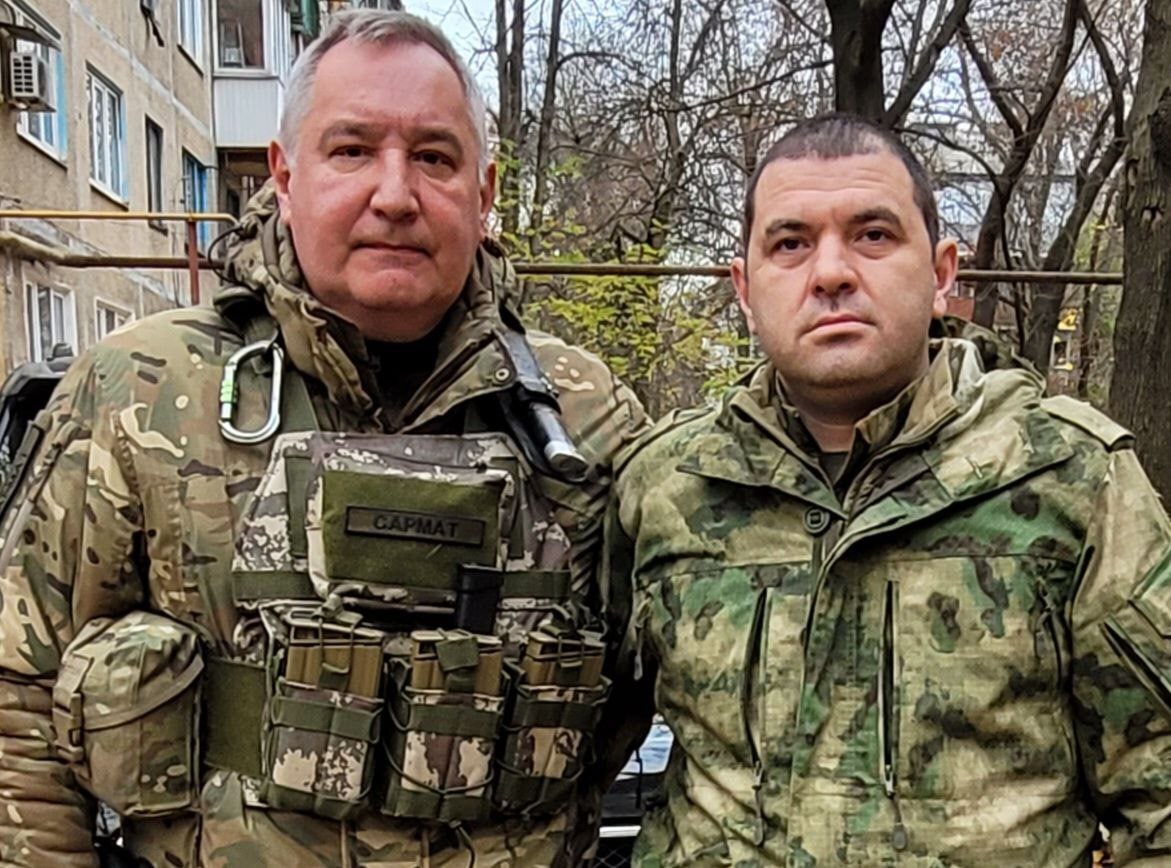 Рогозина послали вожаком стаи «Царских волков» на Донбасс