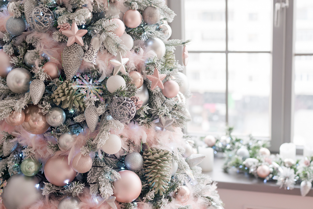 Какие украшения будут доминировать на рождественской елке в этом году