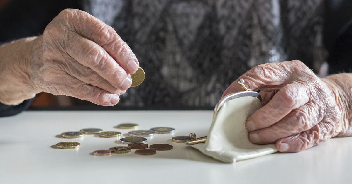 Какие доплаты и льготы полагаются сейчас одиноким пенсионерам