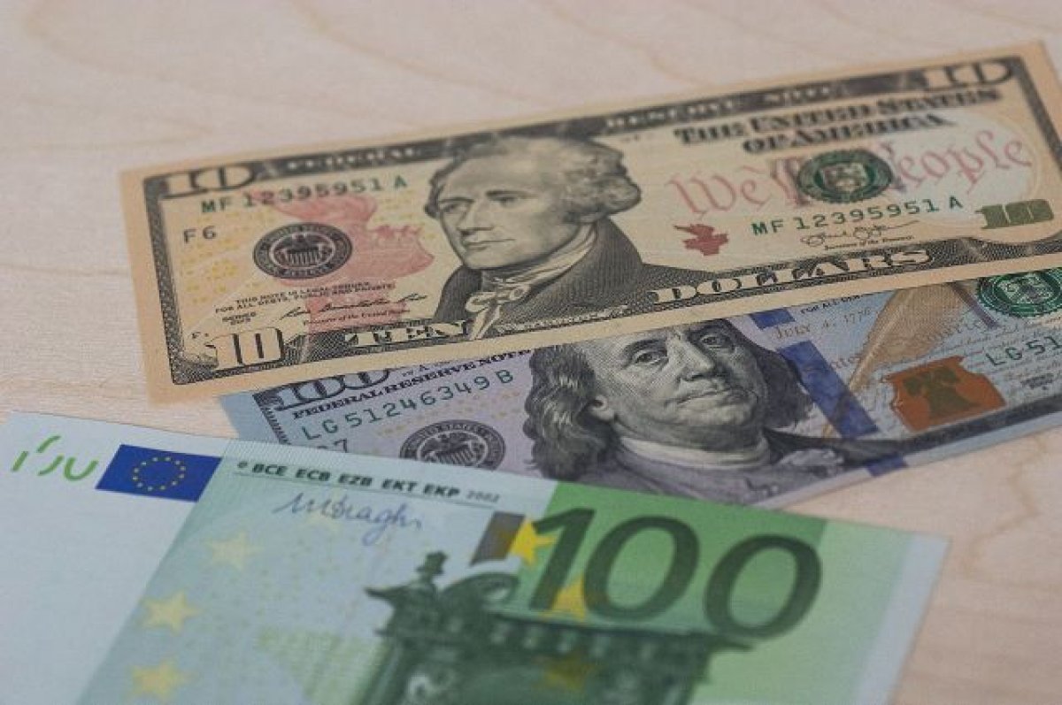 Экономист Григорьев рекомендовал россиянам купить валюту до 5 декабря