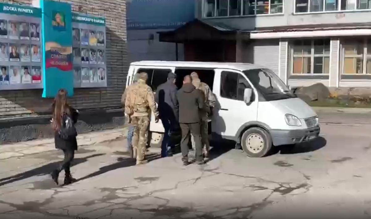 Чиновнику из Мошковского района предъявлено обвинение в получении взятки