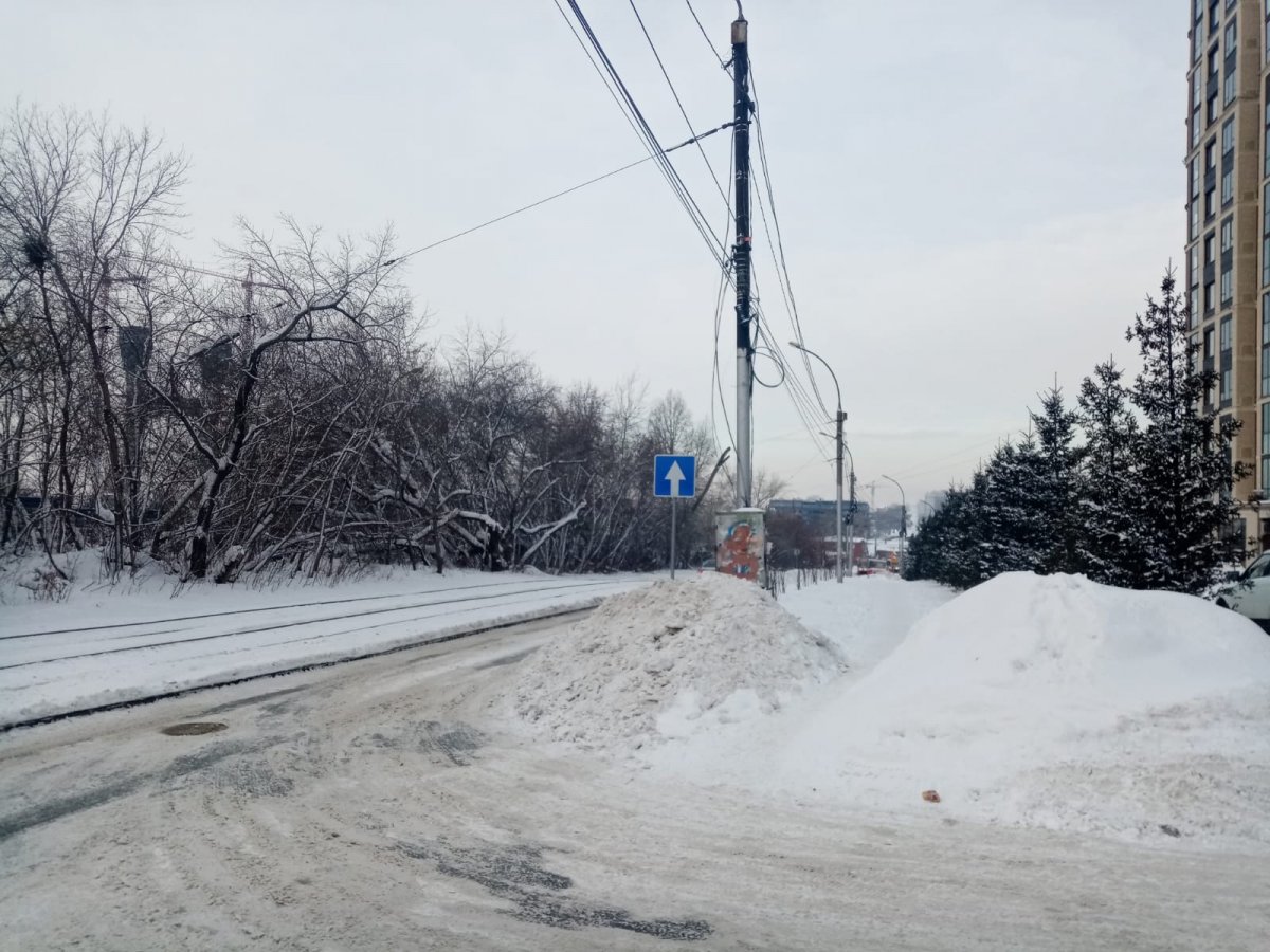 Новые дорожные знаки установили на улице Зыряновской