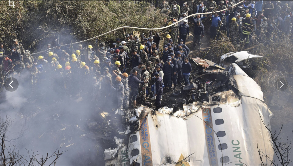 Шансы были? Могли ли пассажиры упавшего в Непале самолета выжить