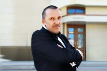 Экс-директор театра «Красный факел» Александр Кулябин задержан по подозрению в растрате