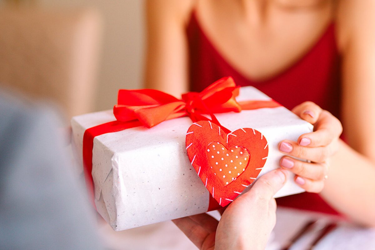 Что можно подарить девушке/жене на праздник влюбленных - День святого Валентина 2023