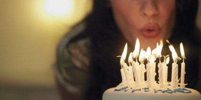 Что нельзя делать в день рождения: несчастливые приметы и подарки — будьте осторожны