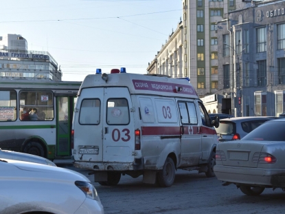 13-летняя школьница выжила после падения с восьмого этажа в Новосибирске