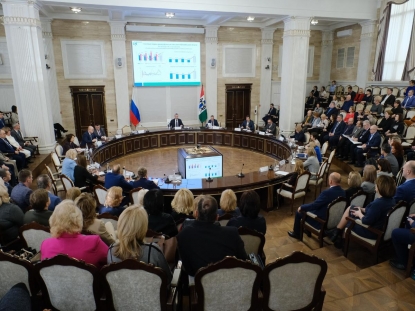 Губернатор Андрей Травников обозначил задачи сферы здравоохранения на 2023 год