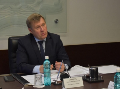 Мэр Новосибирска перестал общаться с прессой после отмены прямых выборов