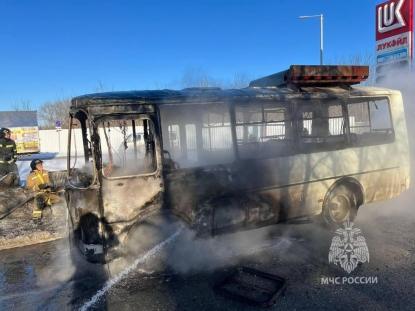 Автобус с пассажирами загорелся в Новосибирске