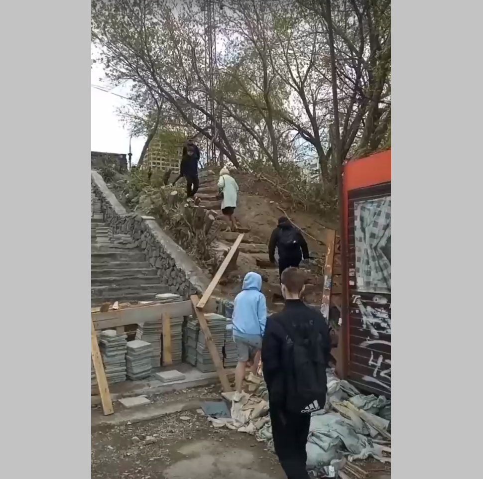 Локоть покаялся за разрушенную на «Речном» лестницу: ремонт подорожал на 50%