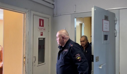 Суд арестовал обвиняемого в надругательстве над двумя школьницами в Советском районе