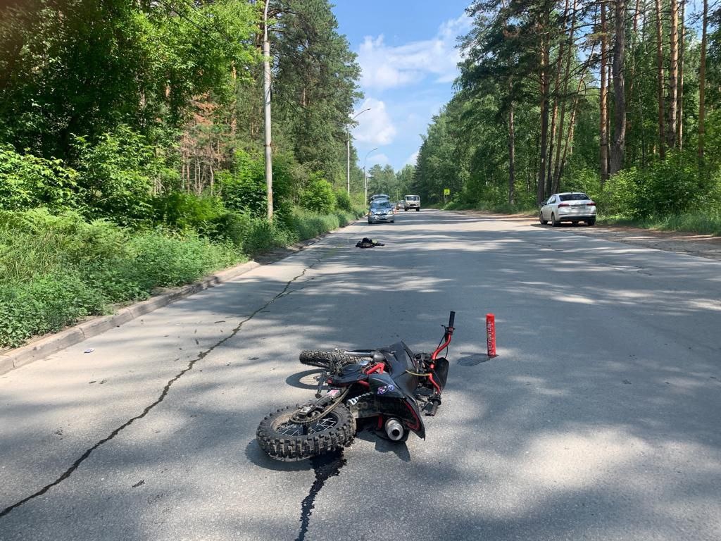 16-летний подросток на мотоцикле попал под иномарку в Новосибирске