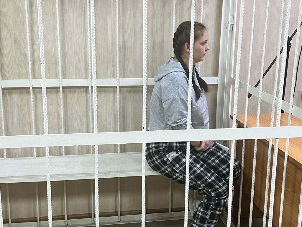 Ушла в салон красоты: в Новосибирске няне вынесли приговор за гибель детей при пожаре