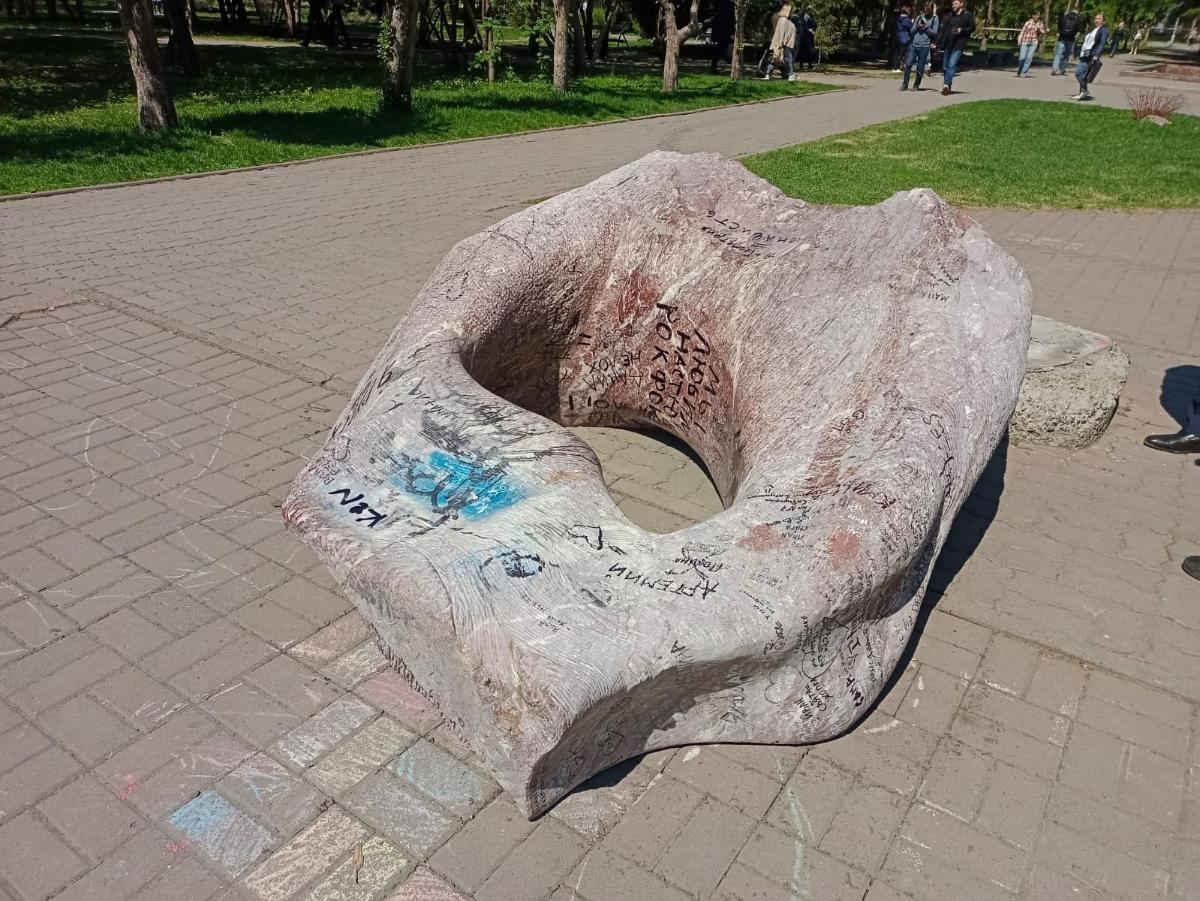 От «Любви» до «катастрофы»: новосибирские чиновники ненавидят памятники