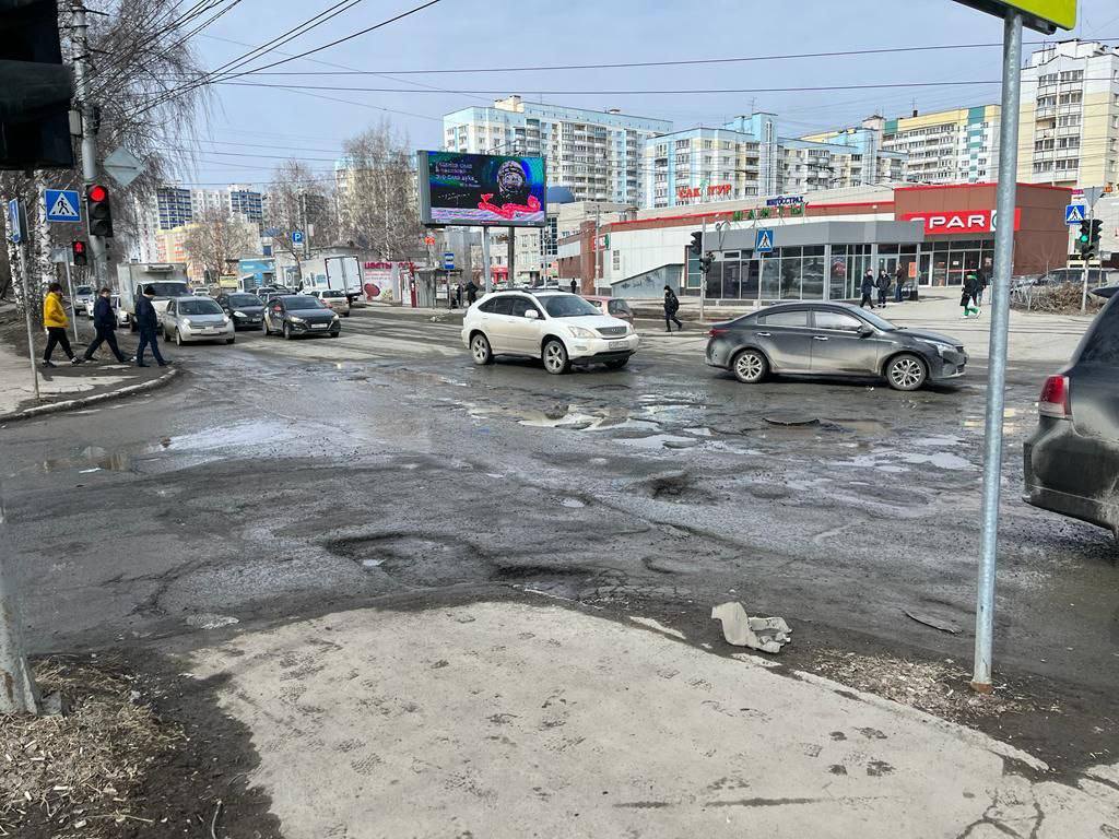 Прокуратура вынудила мэрию Новосибирска направить претензии подрядчикам из-за «убитых» дорог