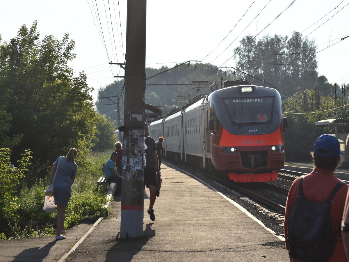 В день авиашоу на Мочище запустят дополнительные электрички из Новосибирска