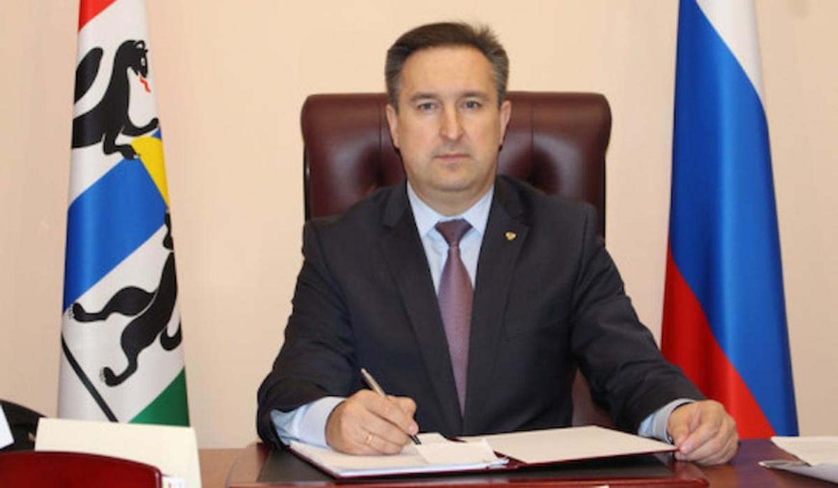 Прокуратура требует досрочной отставки главы Колыванского района