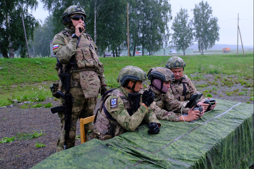 В новосибирском центре «Звезда» военную подготовку проходят в условиях, максимально приближенных к боевым