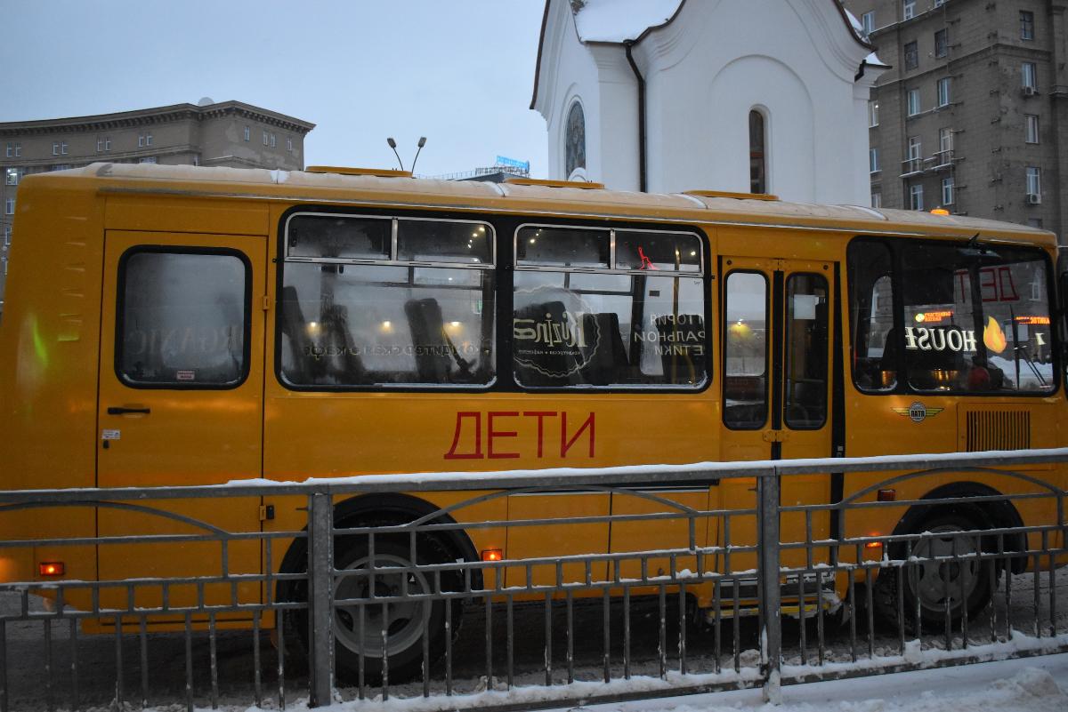 Десять неисправных школьных автобусов выявили в Новосибирской области