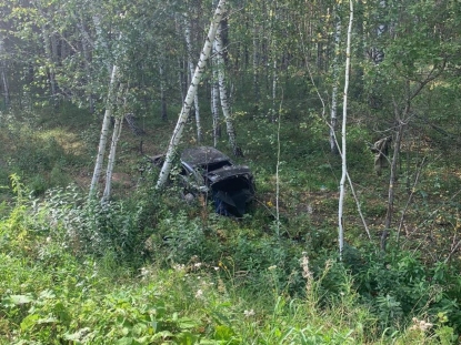 «Мазда» опрокинулась в кювет на новосибирской трассе: погибли водитель и пассажир