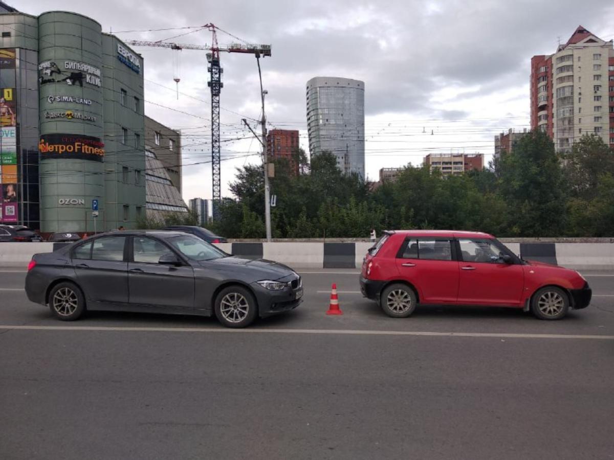 Двое детей оказались в больнице после ДТП в Новосибирске