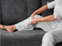Болят колени – записывайтесь на прием: как понять, что пора к ревматологу