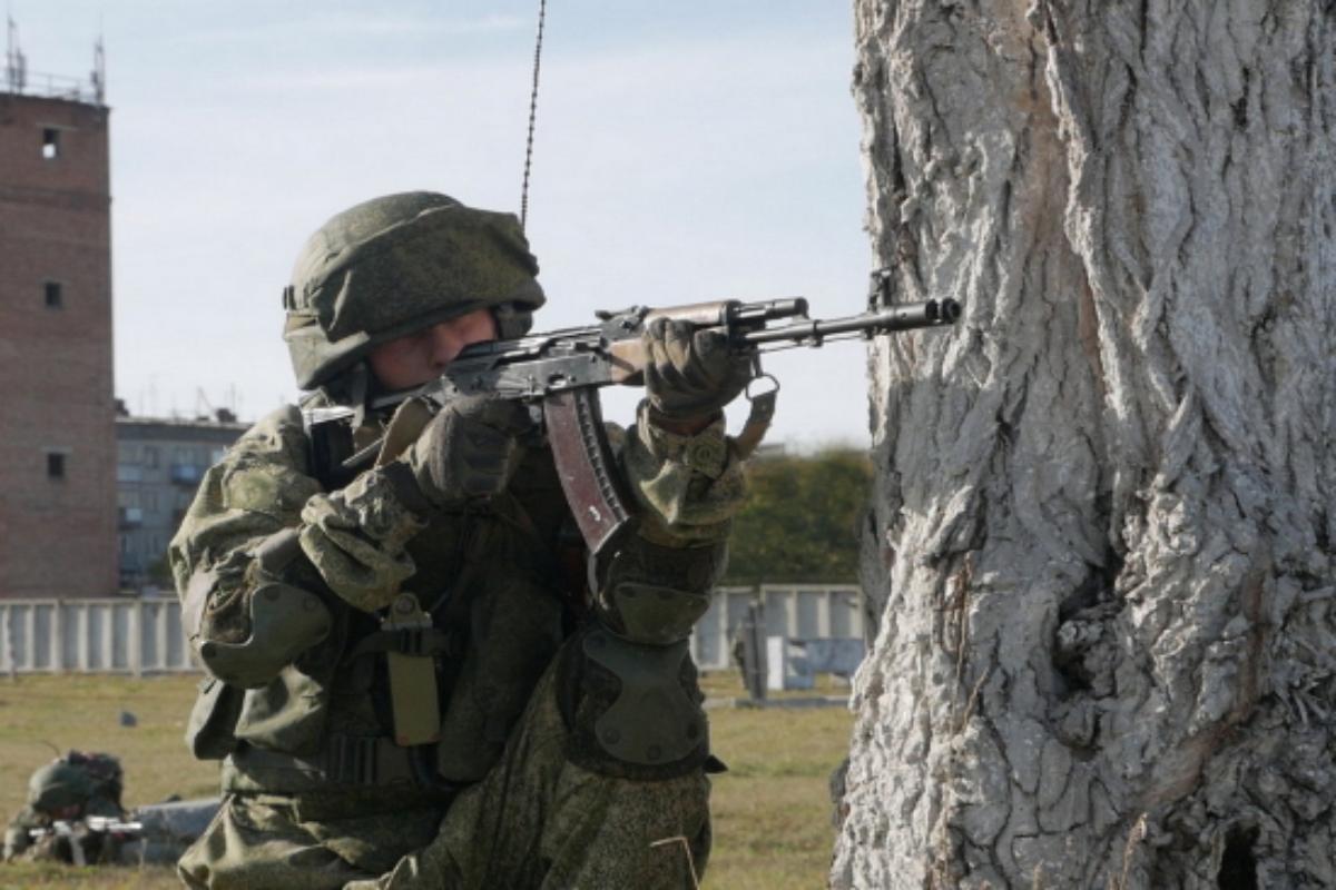 Полсотни военных отбили склады с вооружением у «диверсантов» в Новосибирской области