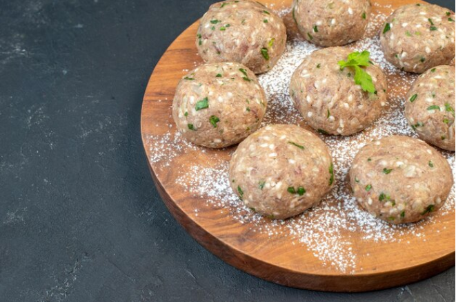 Что можно добавить в фарш, чтобы привычные котлеты стали еще вкуснее: советы от фудблогера