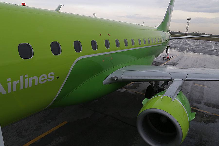 Экипажу самолета S7 Airlines по пути из Новосибирска в Горно-Алтайск пришлось запросить аварийное снижение 