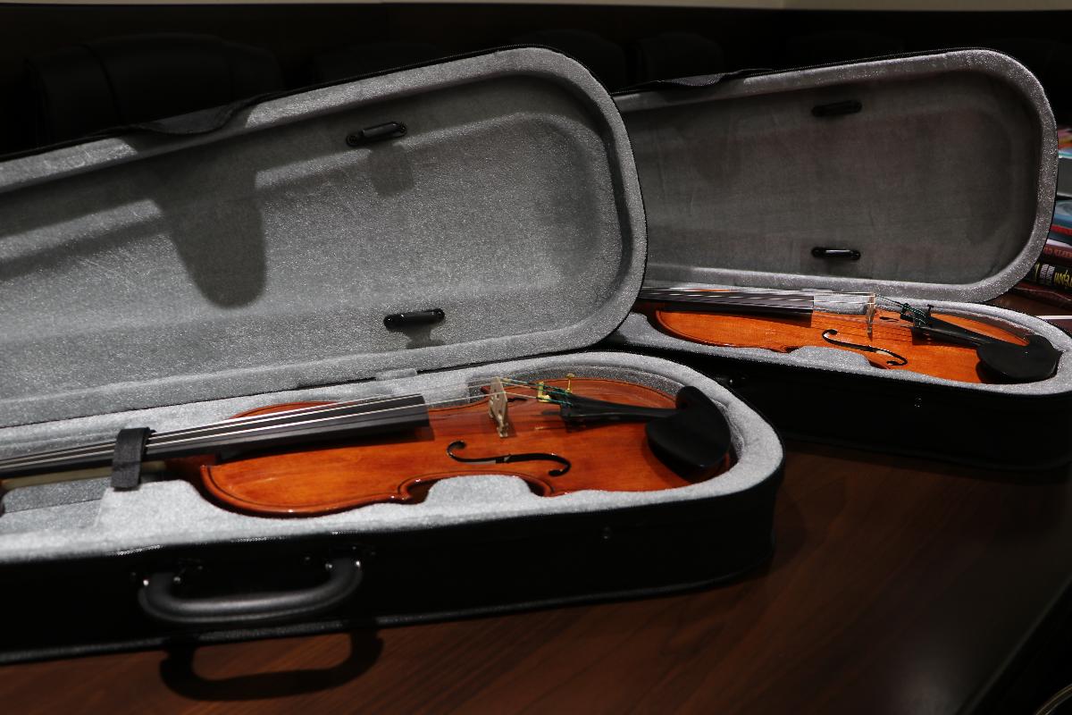 Монах из ЛНР изготовил скрипки для Новосибирской филармонии