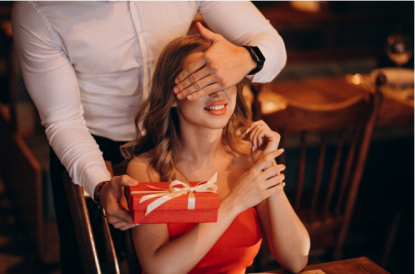 Женские хитрости: как сделать так, чтобы мужчина захотел дарить подарки и удивлять