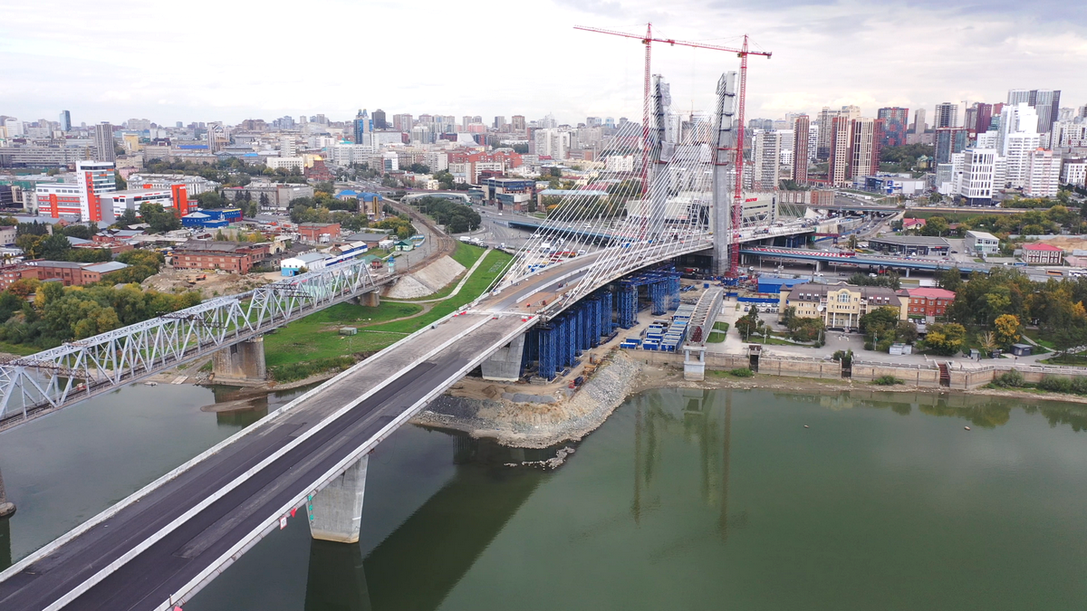 «Как бы его сносить не пришлось»: депутаты возмутились из-за срыва сроков строительства четвертого моста