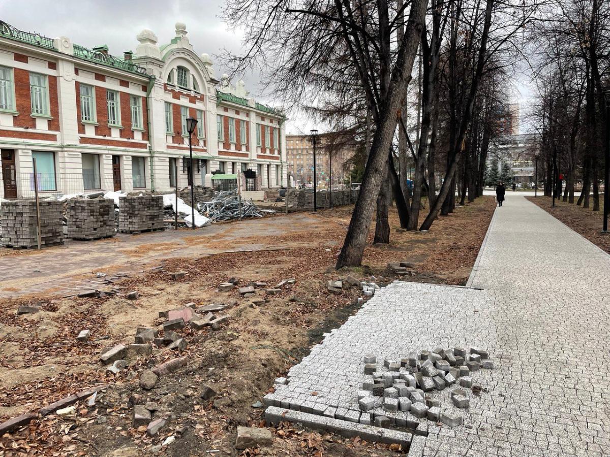 Очередные обещания по Первомайскому скверу дали в мэрии Новосибирска